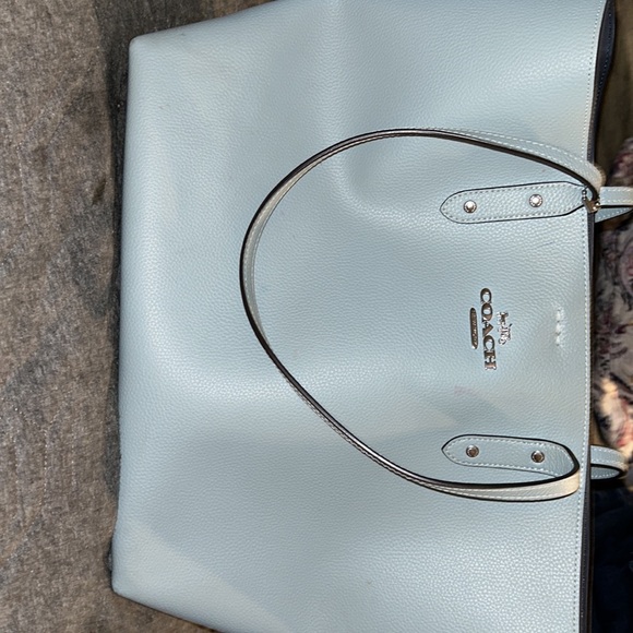 Like new leather Coach tote. Great color for spring /summer - Picture 3 of 3